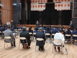 金子中学校の2年生が授業を体験ーー31日