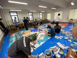 こんにちは芸術部（美術）です。盈華祭（文化祭）に向けて。。