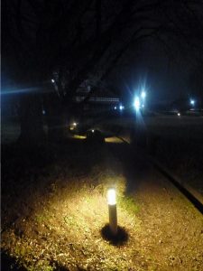 卒業記念のポールライトが設置されました