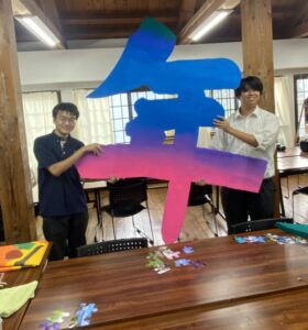 こんにちは芸術部（美術・写真・書道）です。。　盈華祭に向けて準備も大詰め。。。