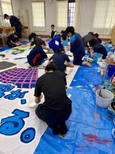 こんにちは芸術部（美術）です。盈華祭（文化祭）に向けて。。